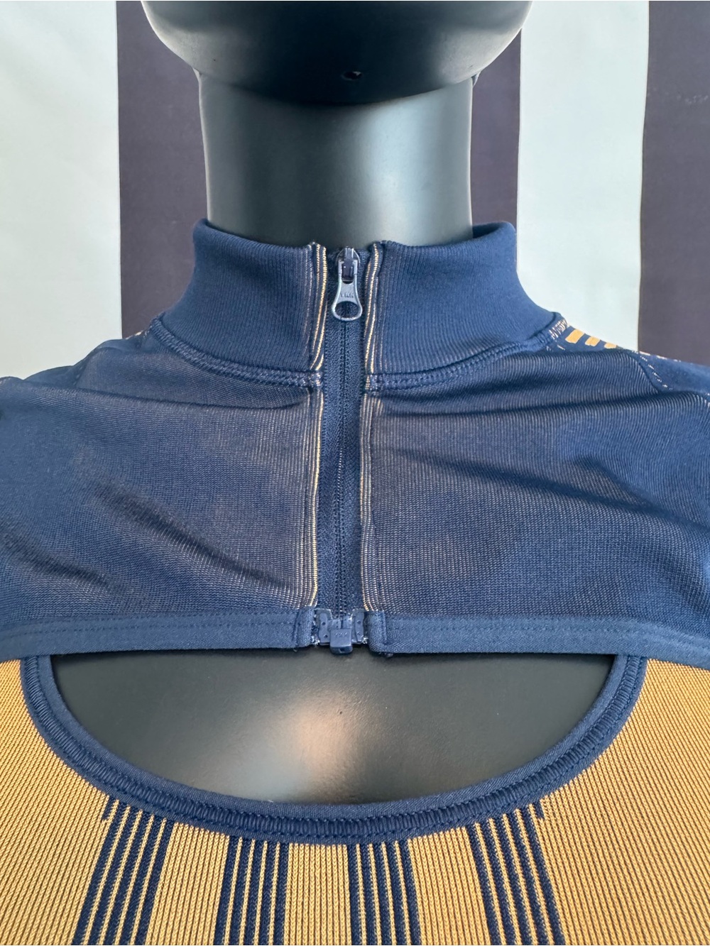 adidas Navy and Tan Geometric Crop Zip-Front Sleeves and Sports Bra - Picture 3 of 14